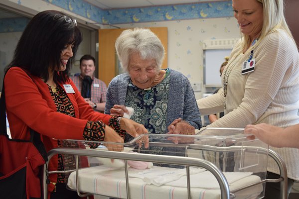 103-year-old nurse Leah Corbin returns to visit Cox Medical Center Branson.